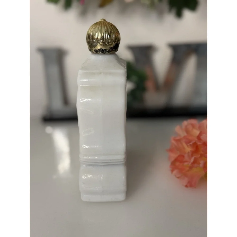 Vintage Avon Leisure Hours Unforgettable Foaming Bath Oil Full Bottle Milk Glass